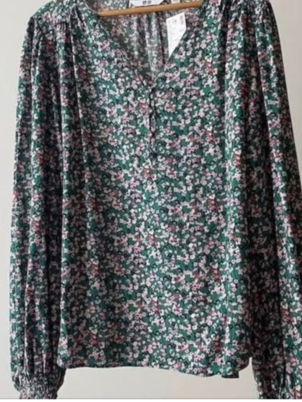 Printed V-neck beautiful blouse